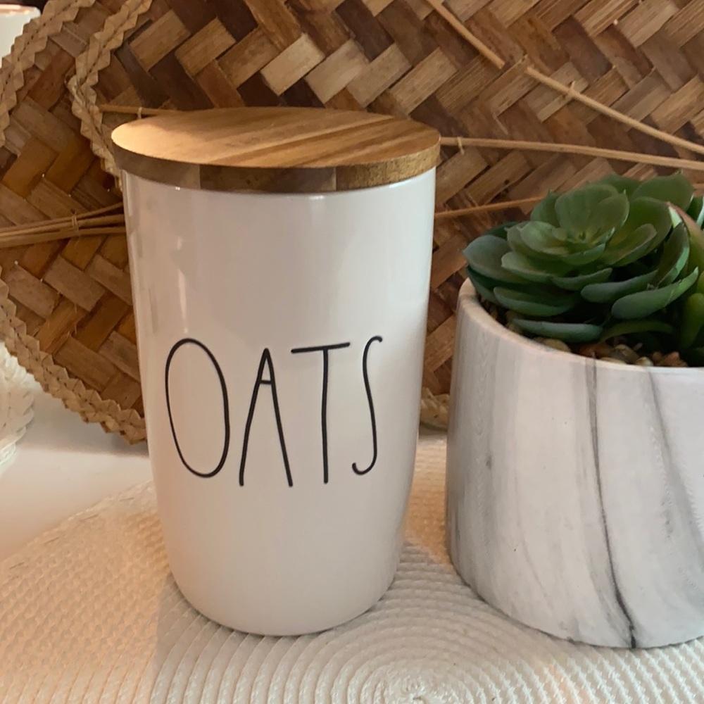 Rae Dunn pats canister with wood lid and seal